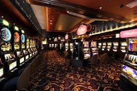 Aplikasi bandar darat pengalaman bermain live casino dan slot full screen di smartphone tanpa gangguan browser